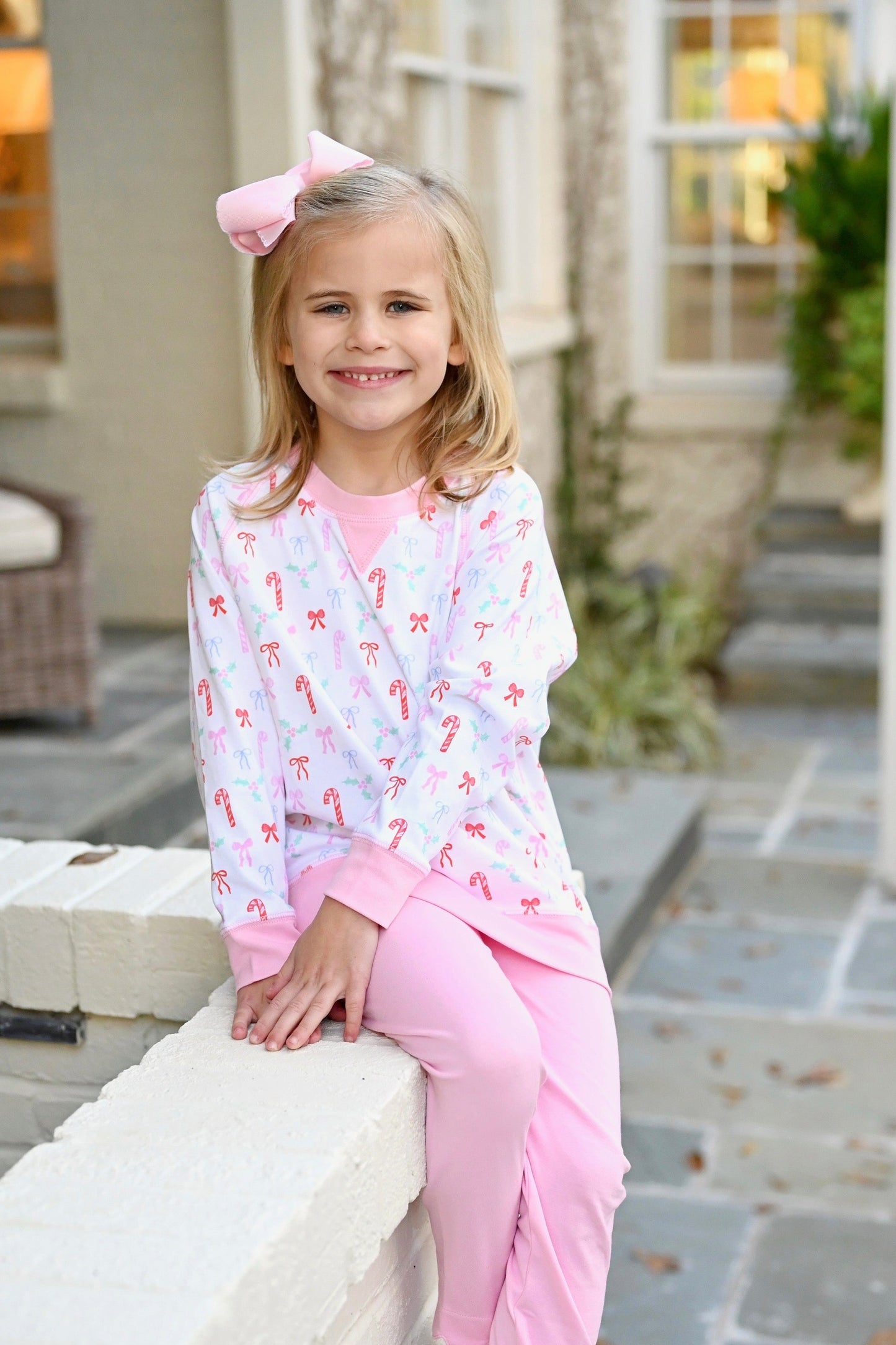 Sidney Sweatshirt, Bows & Holly