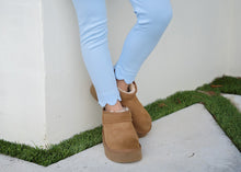 Light Blue Scallop Leggings, Favorite Things Knit